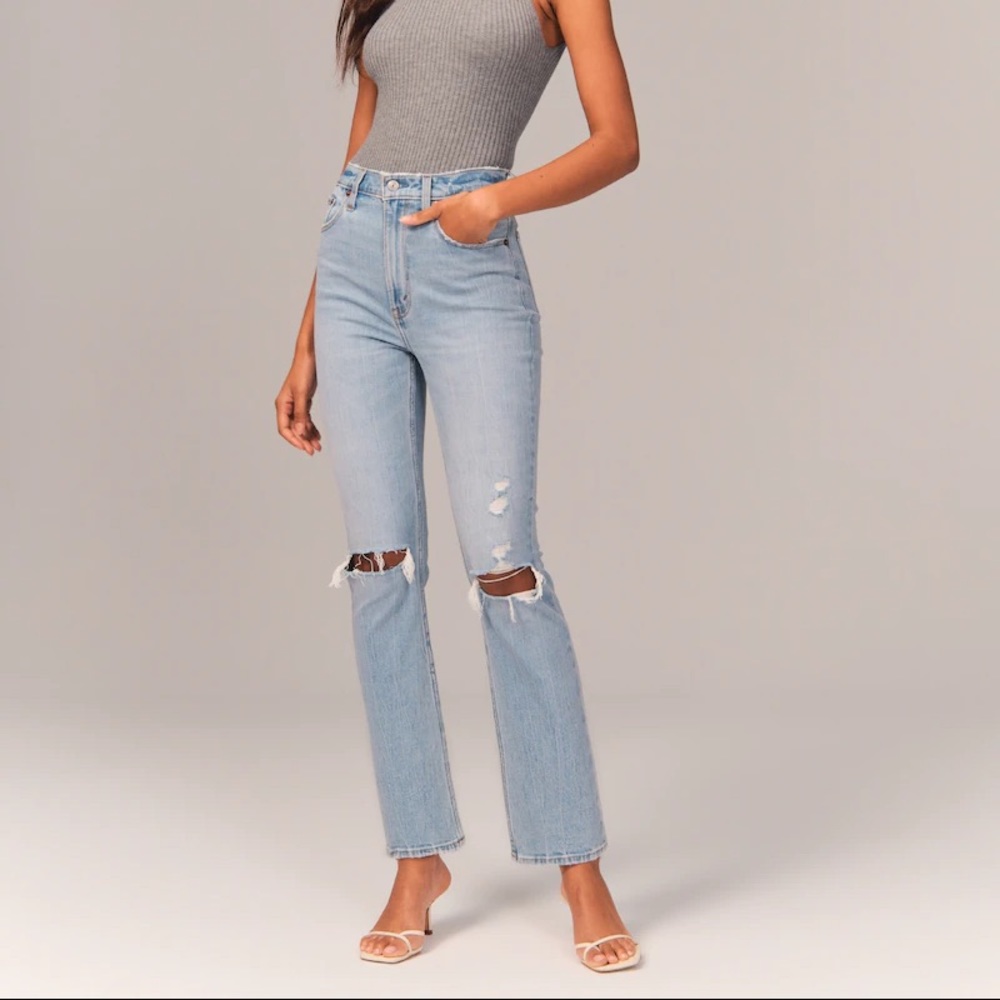 Abercrombie Ultra High Rise Ankle Straight Jeans (size 6/28S)- Light Ripped Wash